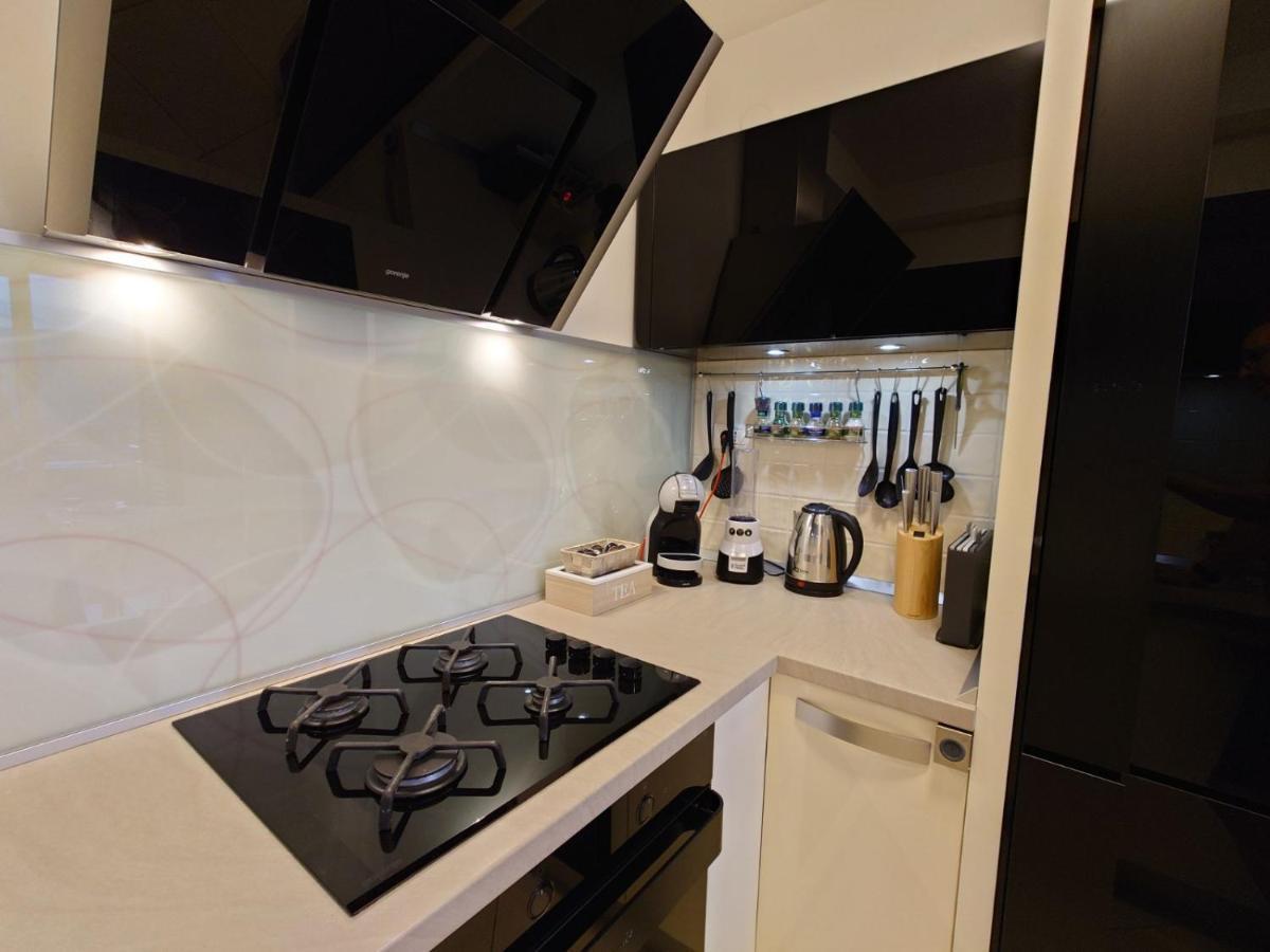 Apartman Mare Nostrum**** Apartment Rijeka Bagian luar foto